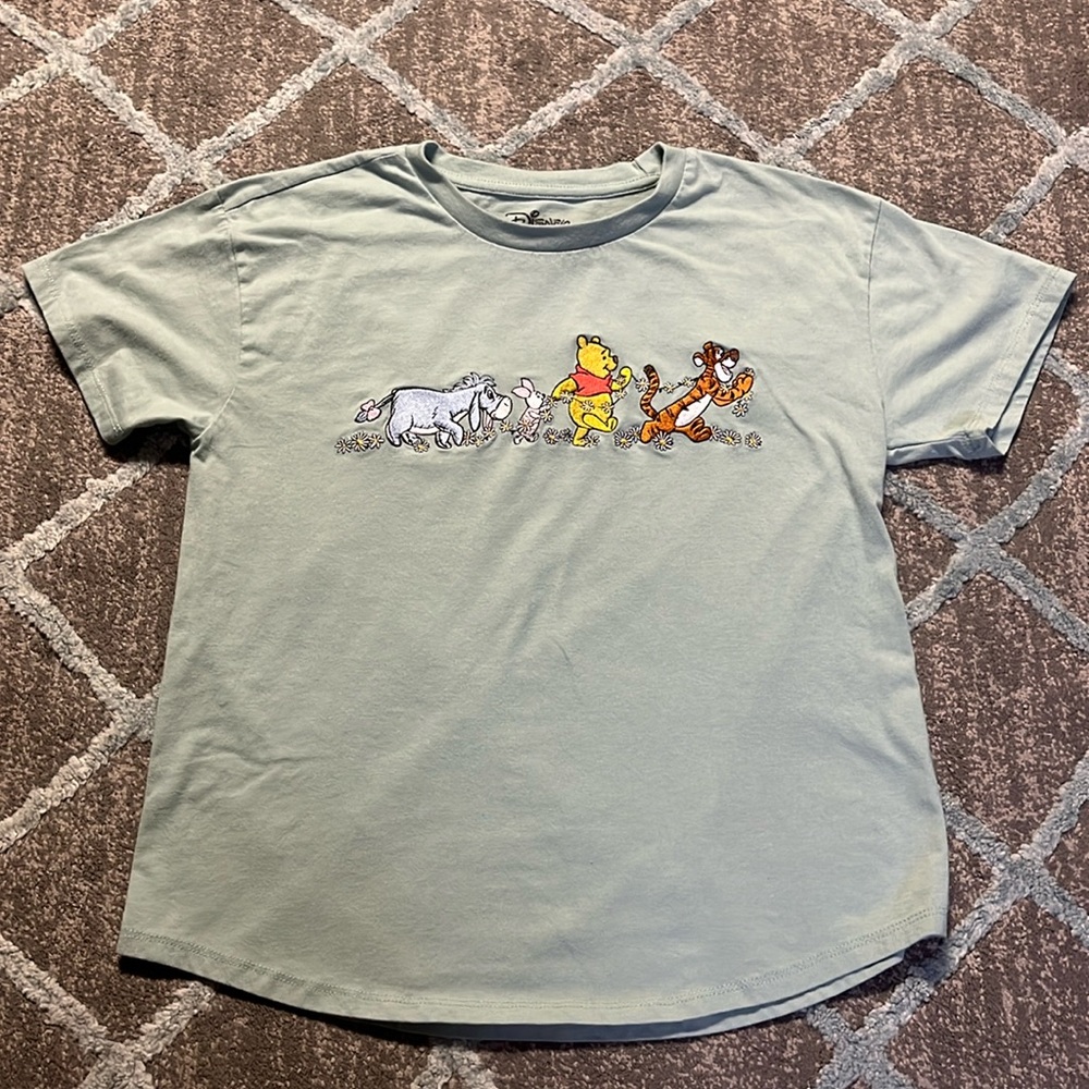 Disney Box Lunch Winnie the Pooh Daisy Chain Tee Shirt, Size Medium